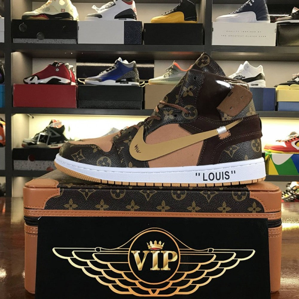 OFF-WHITE X AIR JORDAN 1 ??CUSTOMS  554724-555